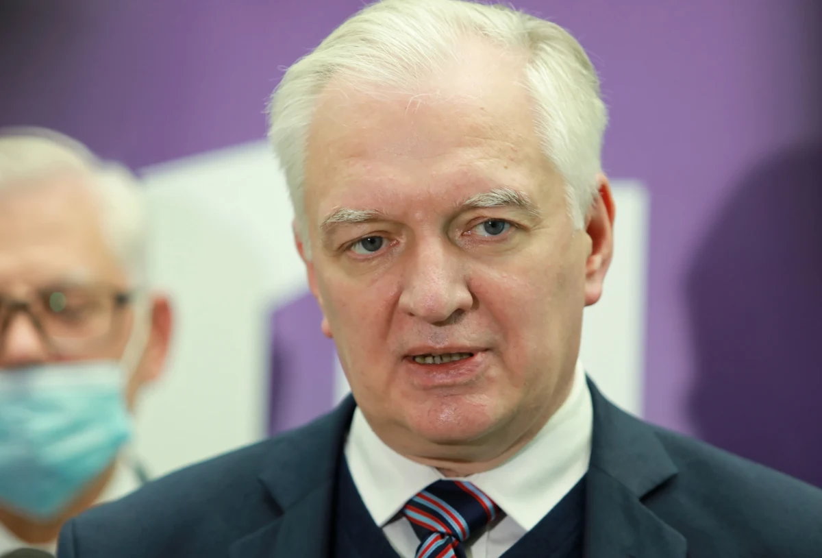 Nie oceniam dawnych kolegów z Porozumienia, którzy zdecydowali się pozostać w obozie rządowym. Tę ocenę pozostawiam ich sumieniu i wyborcom - powiedział prezes Porozumienia Jarosław Gowin. Odniósł się tak do doniesień, że były polityk Porozumienia Marcin Ociepa miałby zostać ministrem rozwoju. 