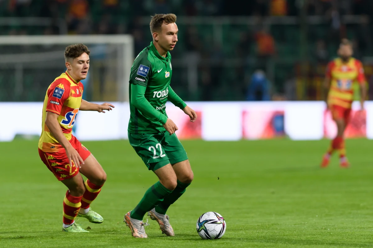 ​Obie drużyny przystępowały do meczu po dwóch porażkach z rzędu. Przełamanie nastąpiło z obu stron, choć podział punktów nie do końca mógł usatysfakcjonować ani Wartę, ani Jagiellonię. Z przebiegu meczu goście byli nieco lepszym zespołem, ale też ciekawych sytuacji obie ekipy stworzyły mniej więcej po równo.