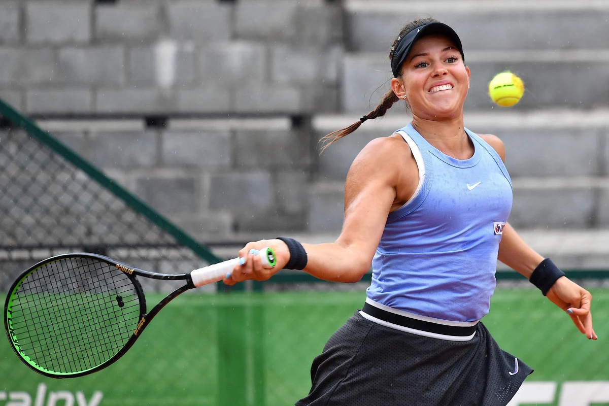 Wskoczyła do Top 400 rankingu WTA, czyli zrealizowała swój cel na ten rok. Teraz wraca do gry po kontuzji stopy. Weronika Falkowska to młoda i dobrze zapowiadająca się polska tenisistka. Trzykrotna mistrzyni Polski w grze podwójnej od dłuższego czasu stawia na turnieje singlistek. Powoli przebija się do świadomości kibiców obserwujących turnieje WTA. W przyszłym roku chciałaby powalczyć o kwalifikacje do turniejów wielkoszlemowych. Z Weroniką Falkowską rozmawiał dziennikarz RMF FM Paweł Pawłowski.