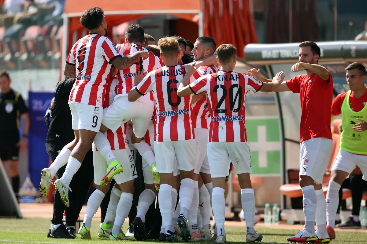 ​W dzisiejszym meczu 6. kolejki ekstraklasy Bruk-Bet Termalica Nieciecza przegrał 1:2 z Cracovią. Dla "Pasów" było to pierwsze zwycięstwo w historii odniesione na tym stadionie.