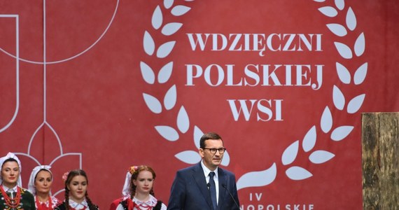 Program dla gmin popegeerowskich będzie kontynuowany; w tym roku na polską wieś popegeerowską trafi 1 mld zł, a w kolejnym co najmniej 1,5 mld zł - zapowiedział w premier Mateusz Morawiecki podczas obchodów ogólnopolskiego święta "Wdzięczni polskiej wsi" w Bobolicach w woj. zachodniopomorskim. 