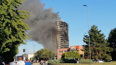 Ogromny pożar w Mediolanie. Spłonął 16-piętrowy wieżowiec