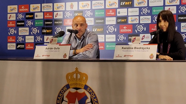 Fragment konferencji prasowej po meczu Wisła Kraków -Legia Warszawa (29.08.2021 r.) Trener Adrian Gula pytany m.in. o Yaw Yeboah oraz Mateusza Młyńskiego oraz komentarz do meczu. 