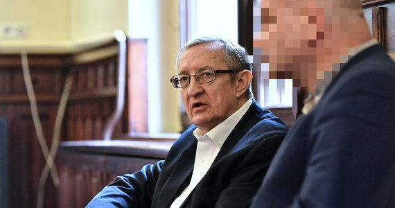 Były senator Józef Pinior został skazany na 1,5 roku więzienia za poświadczenie nieprawdy w zeznaniach majątkowych. Jego były asystent za korupcję usłyszał wyrok 5 lat więzienia. Sąd Rejonowy we Wrocławiu nie zawiesił im warunkowo wykonania tych kar.
