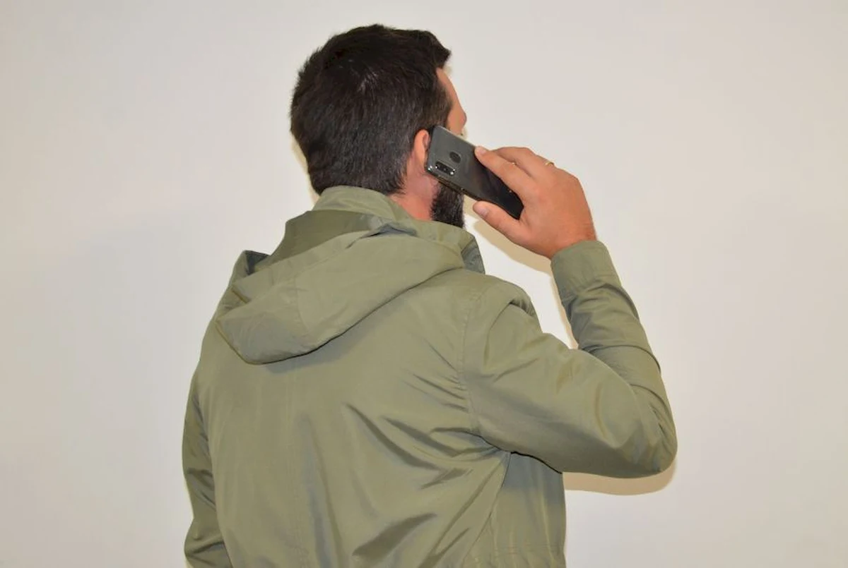 45-letnia kobieta straciła ponad 200 tys. zł. po tym, jak została oszukana przez osobę podającą się za amerykańskiego inżyniera. W ciągu kilku tygodni nakłonił gdańszczankę do wpłacenia na podane konto ponad 200 tys. zł.