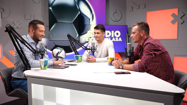 W szóstym odcinku programu "Studio Ekstraklasa" gośćmi Sebastiana Staszewskiego byli Bartosz Kapustka i Sławomir Peszko. W każdym odcinku eksperci podsumowują najciekawsze wydarzenia kolejki PKO Bank Polski Ekstraklasy. Oglądaj w każdy poniedziałek o 20:00 NA ŻYWO w Interii! Partnerem projektu jest PKO Bank Polski.