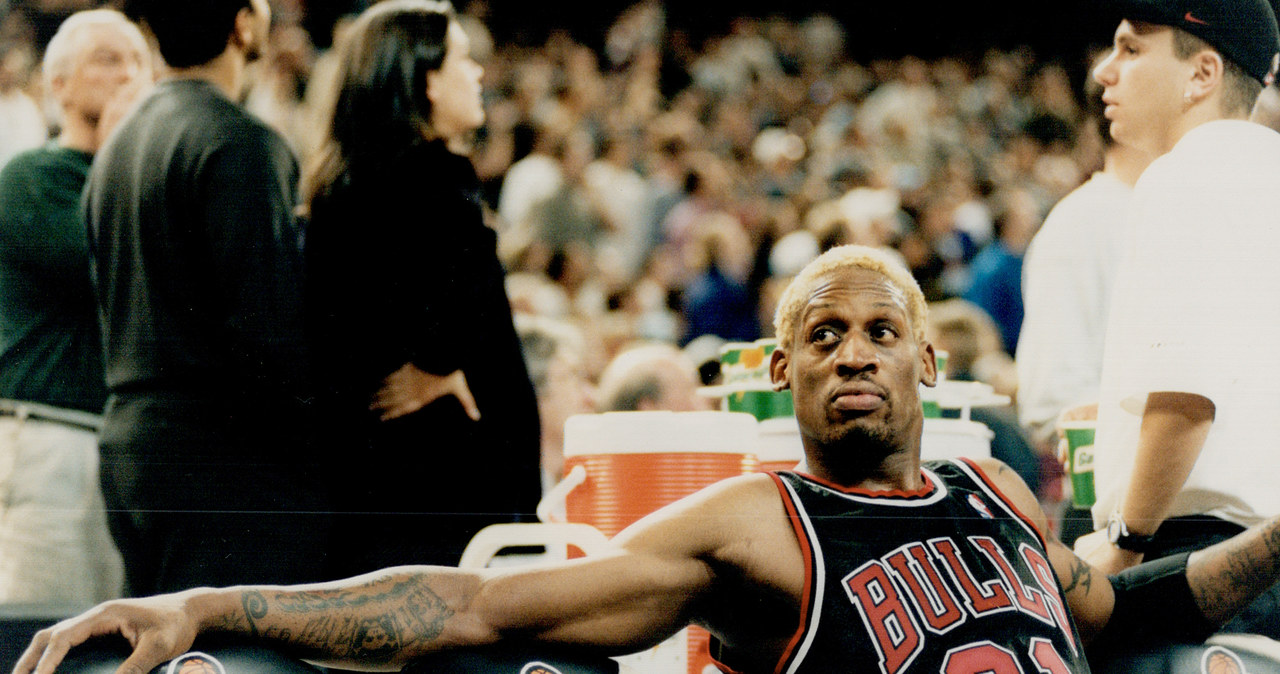 Dennis Rodman był jedną z najbarwniejszych postaci Chicago Bulls, choć z powodu swoich wybryków dla wielu był czarną owcą tej drużyny. Do historii przeszło wiele jego ekscesów, z których jeden, wyprawa do Las Vegas podczas finałów NBA w 1998 roku, zostanie teraz przypomniany w formie filmu.