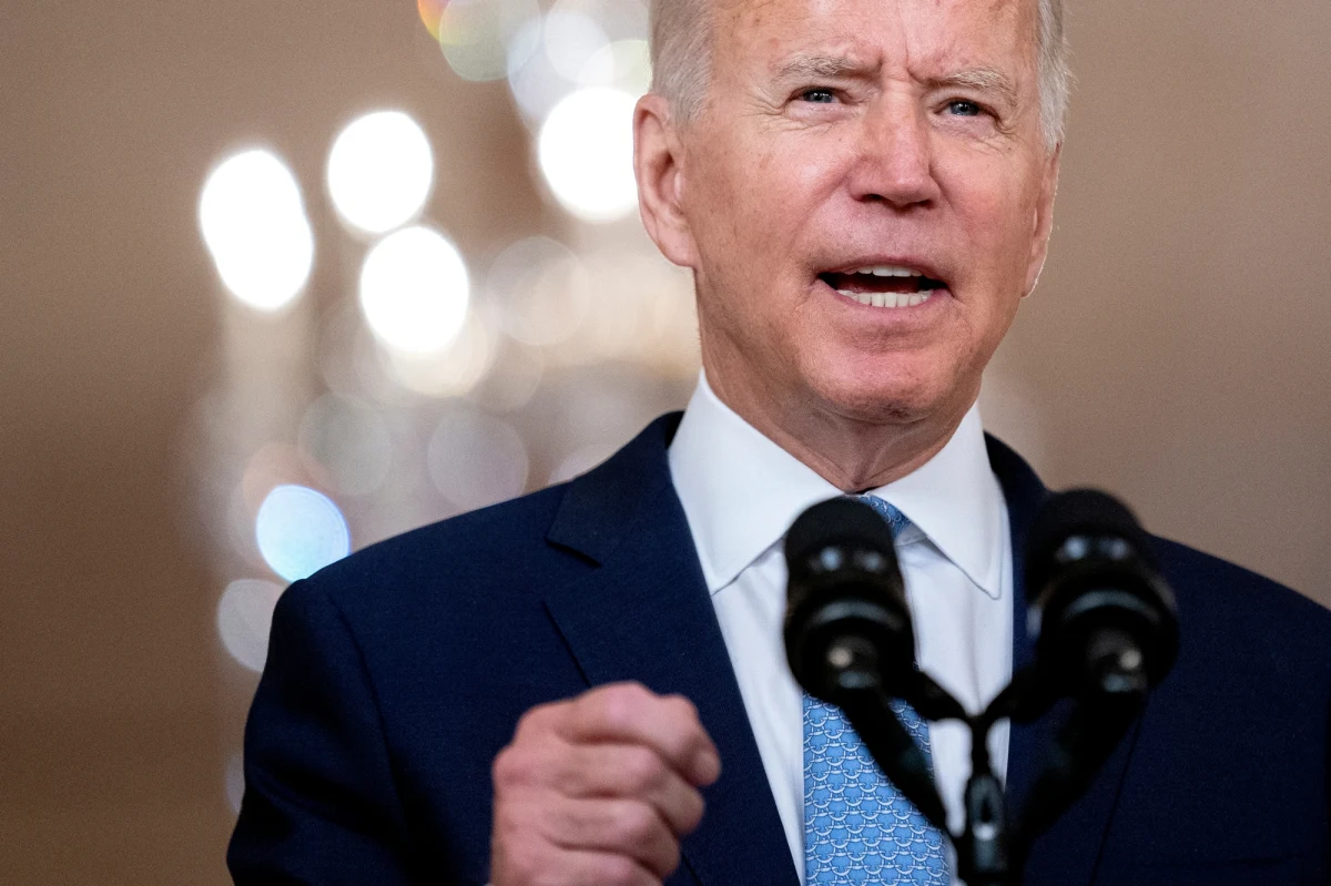 Panie prezydencie, uratuj mnie i moją rodzinę, bardzo się boję - apeluje do prezydenta USA Joe Bidena na łamach "WSJ" Mohammed. Afgańczyk był tłumaczem sił amerykańskich, który pomagał w akcji ratunkowej w 2008 roku, gdy ówczesny senator Biden utknął w Afganistanie podczas śnieżycy.