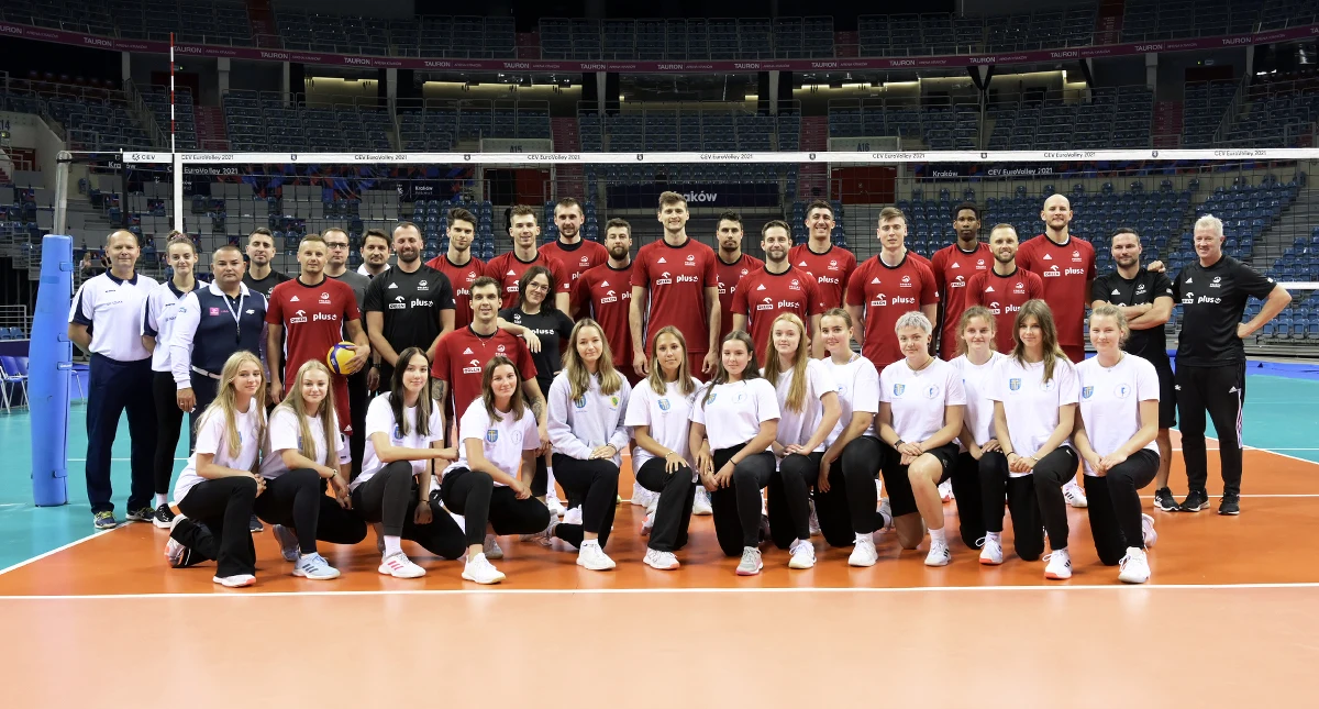 Ruszają mistrzostwa Europy siatkarzy. Polska jest współorganizatorem turnieju, więc jest szansa, by zobaczyć naszych zawodników w akcji na żywo. Pierwszy mecz nasza reprezentacja stoczy z Portugalią. Przypominamy istotne informacje na temat tego meczu.