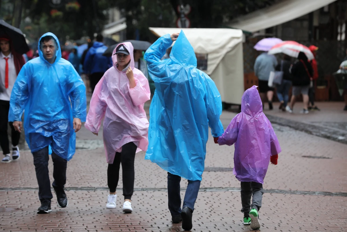 W ciągu ostatniej doby w Tatrach odnotowano ponadprzeciętne opady deszczu. W Dolinie Pięciu Stawów Polskich spadło niemal 125 litrów deszczu na metr kwadratowy.