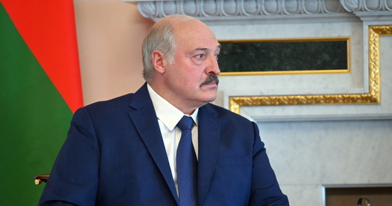 ​Rosja dostarczy Białorusi ogromną ilość uzbrojenia i sprzętu wojskowego, w tym samoloty i śmigłowce - zapowiedział w środę Alaksandr Łukaszenka. Dodał, że w październiku mogłyby zostać podpisane umowy dotyczące integracji obu państw.