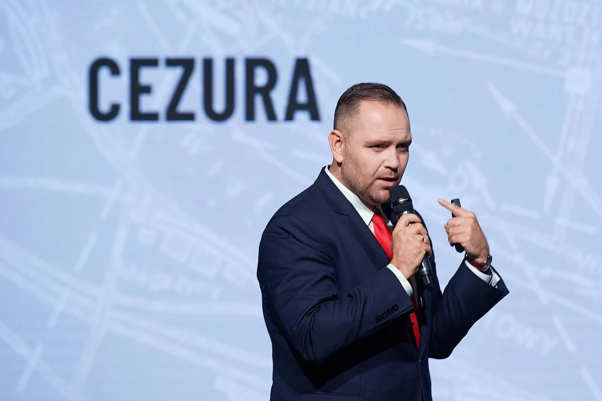 ​Agresywną polityką pamięci Federacji Rosyjska przesuwa cezurę wybuchu II wojny światowej na rok 1941 - mówił w Gdańsku podczas prezentacji zaawansowania prac nad budową "Muzeum Westerplatte i Wojny 1939" prezes IPN Karol Nawrocki.

