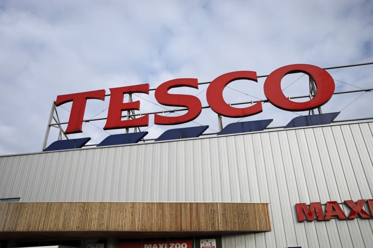 Od listopada znikną sklepy pod szyldem Tesco. Firma kończy działalność w Polsce. Część placówek będzie dalej funkcjonowała pod marką Netto - poinformowało Netto Polska, którego właściciel przejął część polskiego biznesu Tesco.