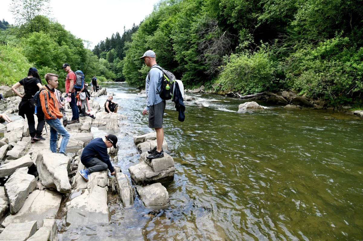 66 razy podczas tegorocznych wakacji turystom w Bieszczadach pomagali ratownicy górscy. "Interwencji, przy podobnej liczbie odwiedzających, było tyle samo co rok temu" – powiedział naczelnik bieszczadzkiej grupy GOPR Krzysztof Szczurek. Pod względem frekwencji sezon był udany. 