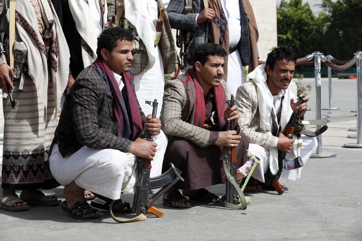 Co najmniej 65 osób zginęło w ciągu ostatnich 48 godz. podczas konfrontacji sił rządowych z rebeliantami Huti w prowincji Marib na północy Jemenu - powiedział w rozmowie z AFP jemeński urzędnik wojskowy. Prowincja Marib od lutego jest sceną brutalnych starć między siłami rządowymi a Huti. Szyiccy bojownicy oblegają stolicę regionu, miasto Marib. W ofensywie zginęły już setki ludzi.
