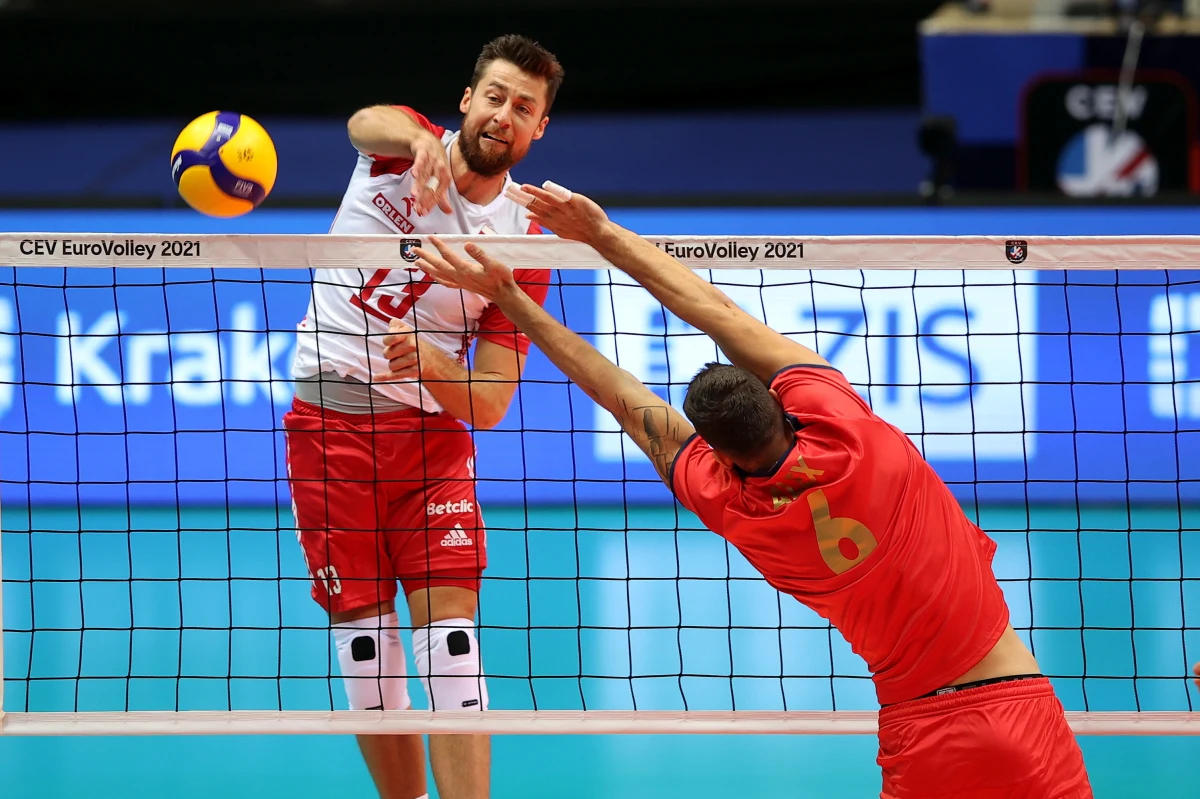 W pierwszym meczu po nieudanych igrzyskach olimpijski reprezentacja Polski siatkarzy pokonała Portugalię 3:1 (25:16, 22:25, 25:16, 25:19). Nie obyło się jednak bez niespodzianki, bo za nią można uznać wygraną Portugalczyków w drugim secie. W kolejnym spotkaniu - w sobotę - zespół Vitala Heynena zagra z Serbią.