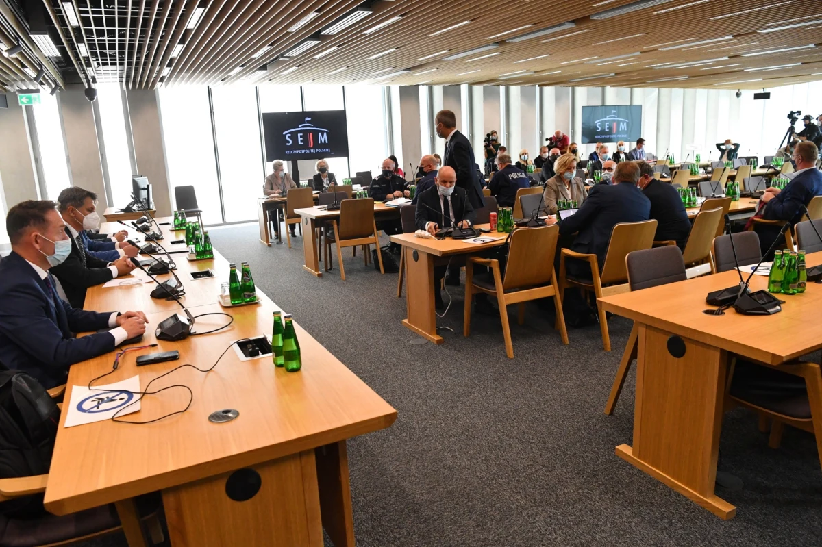 Sprawą śmierci 34-letniego Bartosza S. z Lubina, który zmarł podczas lub po policyjnej interwencji, zajęła się sejmowa komisja administracji i spraw wewnętrznych. Informację w sprawie przedstawił m.in. komendant główny policji gen. Jarosław Szymczyk.