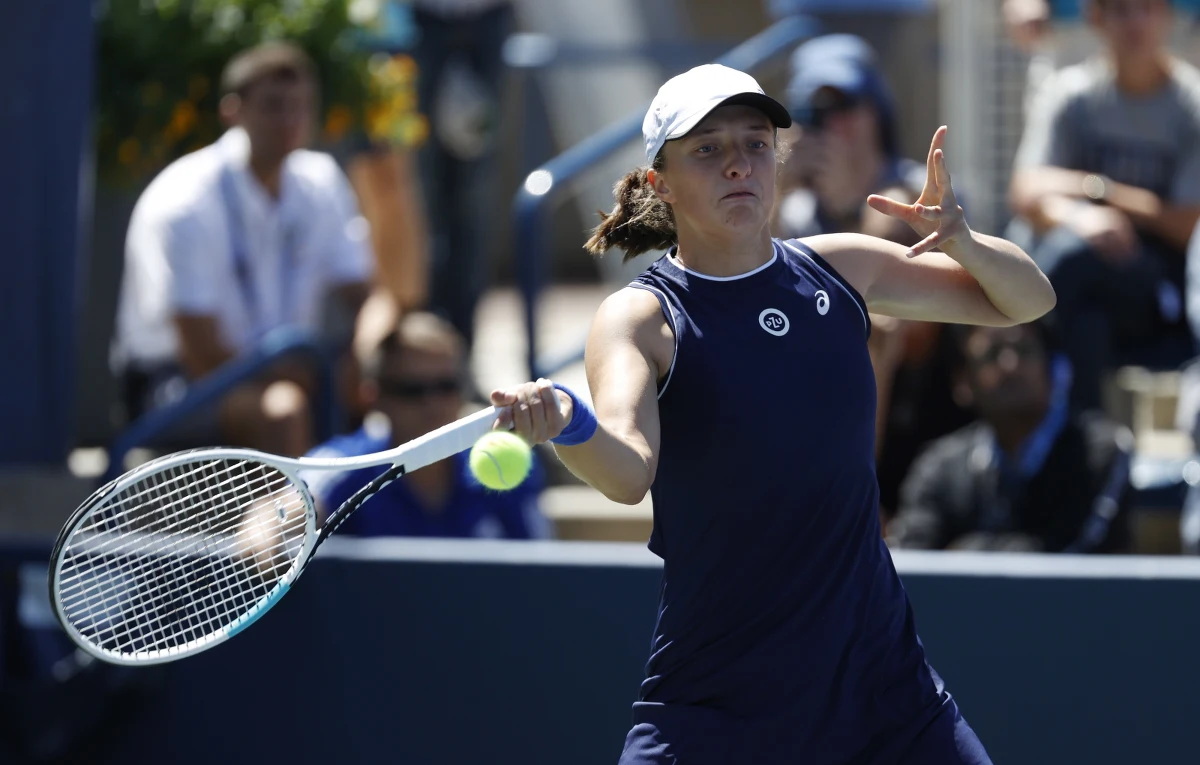 Rozstawiona z numerem siódmym Iga Świątek awansowała do trzeciej rundy wielkoszlemowego US Open, tracąc pierwszego seta w turnieju. Tenisistka z Raszyna, która pokonała Francuzkę Fionę Ferro 3:6, 7:6 (7-3), 6:0, zmierzy się teraz z Estonką Anett Kontaveit (28.).
