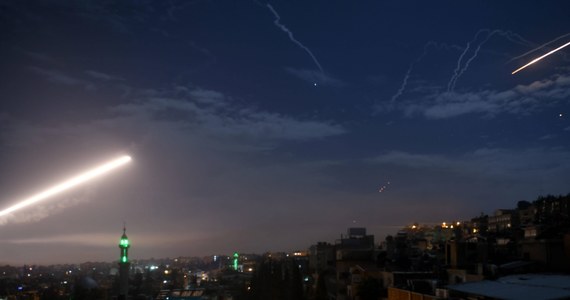 Według oficjalnej syryjskiej agencji prasowej SANA syryjska obrona przeciwlotnicza zestrzeliła w nocy z czwartku na piątek nad Damaszkiem pociski rakietowe wystrzelone przez Izrael. Armia izraelska nie potwierdziła tej informacji.

