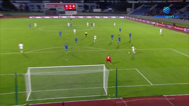 Skrót meczu eliminacji mistrzostw świata 2022, w którym reprezentacja Islandii uległa u siebie Rumunii 0:2.