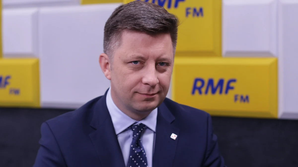 Dziś do Polski przyleci ok. 250 Afgańczyków z bazy w niemieckim Ramstein - potwierdził w Porannej rozmowie w RMF FM szef kancelarii premiera Michał Dworczyk. Grupa Afgańczyków przyleci do Poznania. Będzie tam mieszkać w hotelu. Część osób z tej tysięcznej grupy trafi też do Lublina. W ciągu najbliższych 3 miesięcy będą wyjeżdżali do krajów docelowych.