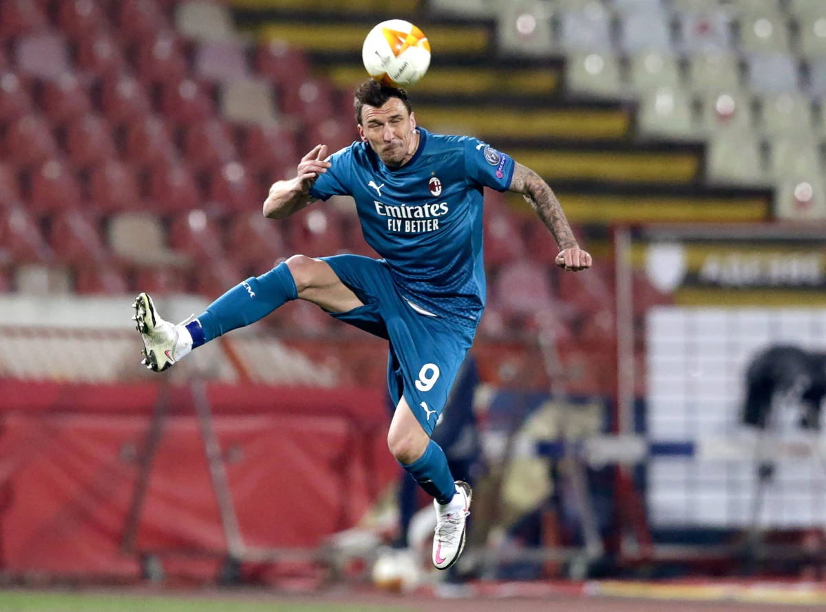 Chorwacki piłkarz Mario Mandzukic ogłosił zakończenie kariery sportowej. 35-latek reprezentował barwy takich klubów jak m.in. Bayern Monachium, Atletico Madryt, Juventus Turyn czy ostatnio AC Milan.