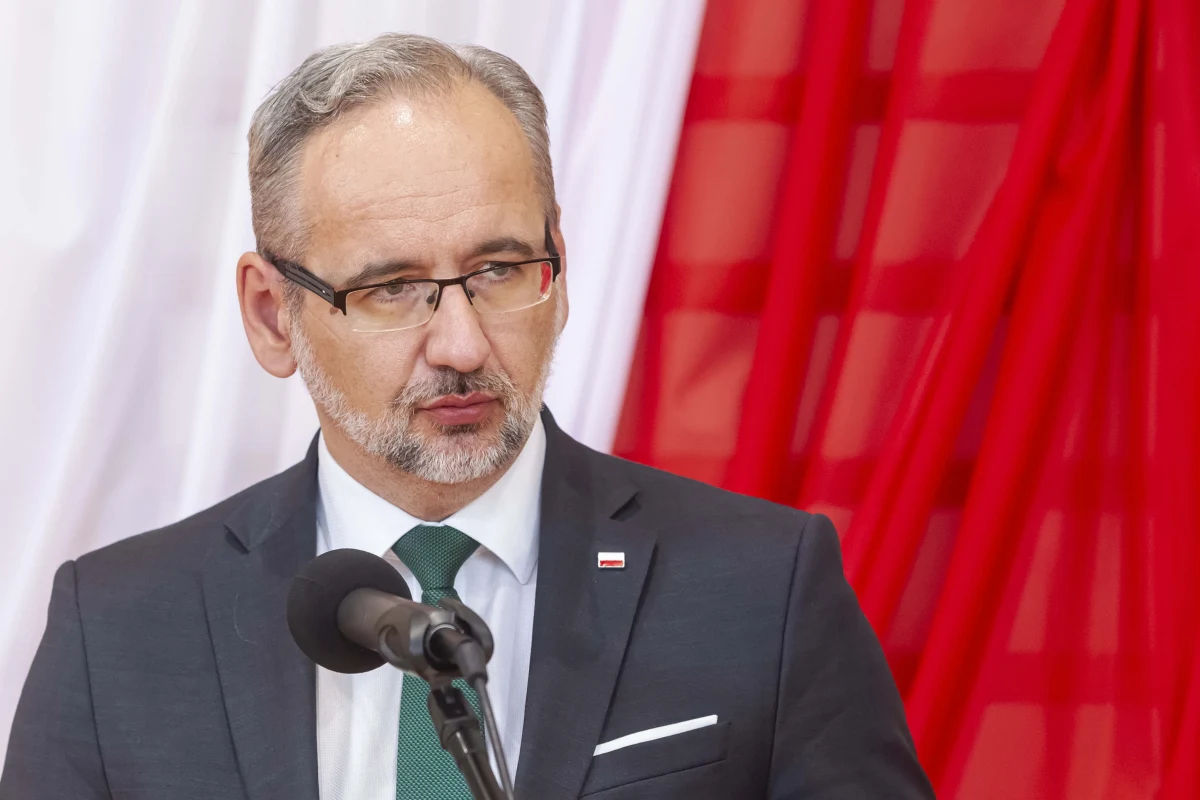 W ciągu ostatnich dni mamy przyspieszenie liczby zakażeń, ale są to liczby, które nie powodują większej presji na system opieki zdrowotnej - powiedział minister zdrowia Adam Niedzielski. Ocenił, że we wrześniu przyspieszy też dynamika szczepień przeciw Covid-19.