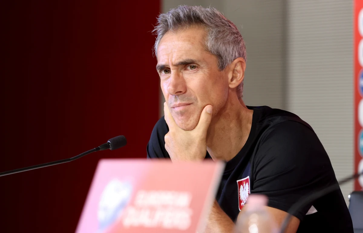 Trener piłkarskiej reprezentacji Polski Paulo Sousa przyznał przed niedzielnym meczem na wyjeździe z San Marino w eliminacjach mistrzostw świata, że decyzję co do składu podejmie w niedzielę. "Nie zagra kontuzjowany Bartosz Bereszyński. Chcemy, aby w poniedziałek wrócił do treningów" - dodał.