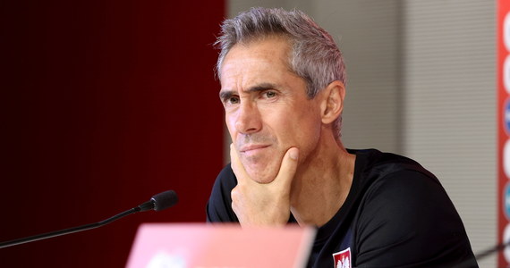 Trener piłkarskiej reprezentacji Polski Paulo Sousa przyznał przed niedzielnym meczem na wyjeździe z San Marino w eliminacjach mistrzostw świata, że decyzję co do składu podejmie w niedzielę. "Nie zagra kontuzjowany Bartosz Bereszyński. Chcemy, aby w poniedziałek wrócił do treningów" - dodał.