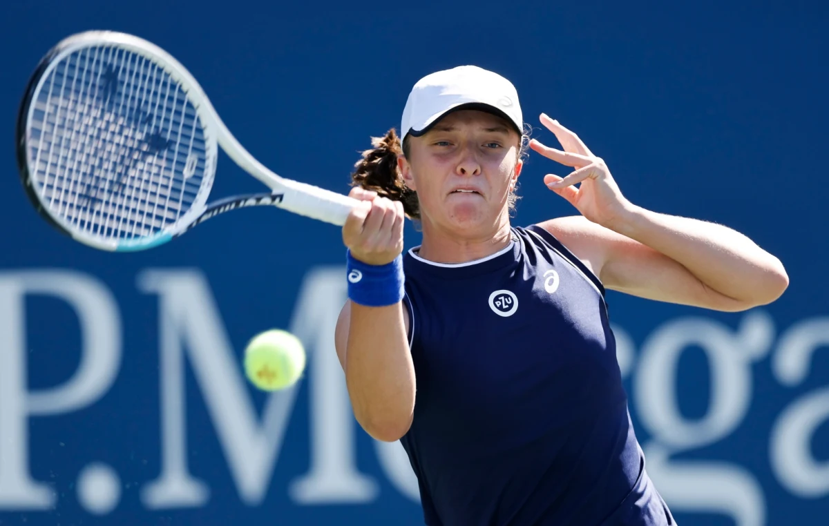 Rozstawiona z "siódemką" Iga Świątek pokonała estońską tenisistkę Anett Kontaveit (28.) 6:3, 4:6, 6:3 w trzeciej rundzie wielkoszlemowego US Open i po raz pierwszy awansowała do 1/8 finału tego turnieju. Kolejną rywalką Polki będzie Szwajcarka Belinda Bencic (11.).