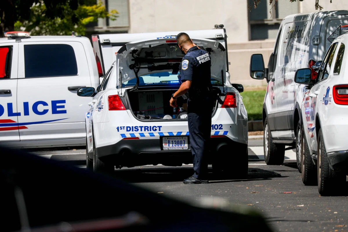 Trzy osoby zginęły w strzelaninie w północno-zachodniej części Waszyngtonu, a trzy kolejne doznały obrażeń niezagrażających życiu - poinformował szef stołecznej policji Robert Contee.