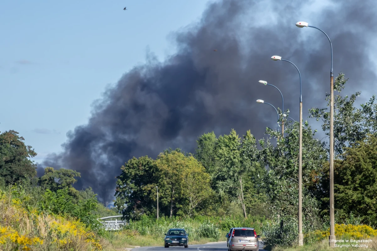 Strażacy opanowali pożar na terenie rozlewni gazu przy ulicy Blokowej w Krakowie - Nowej Hucie. Informację o tym zdarzeniu dostaliśmy na Gorącą Linię RMF FM. 