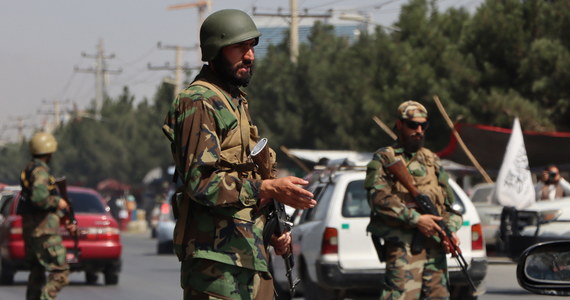 Talibowie weszli do Bazaraku, stolicy afgańskiej prowincji Pandższer - poinformował na Twitterze w niedzielę ich rzecznik. Później tego samego dnia przywódca Narodowego Frontu Oporu (NRF) Ahmad Masud oświadczył w mediach społecznościowych, że przyjął talibską propozycję rozmów w sprawie rozejmu.
