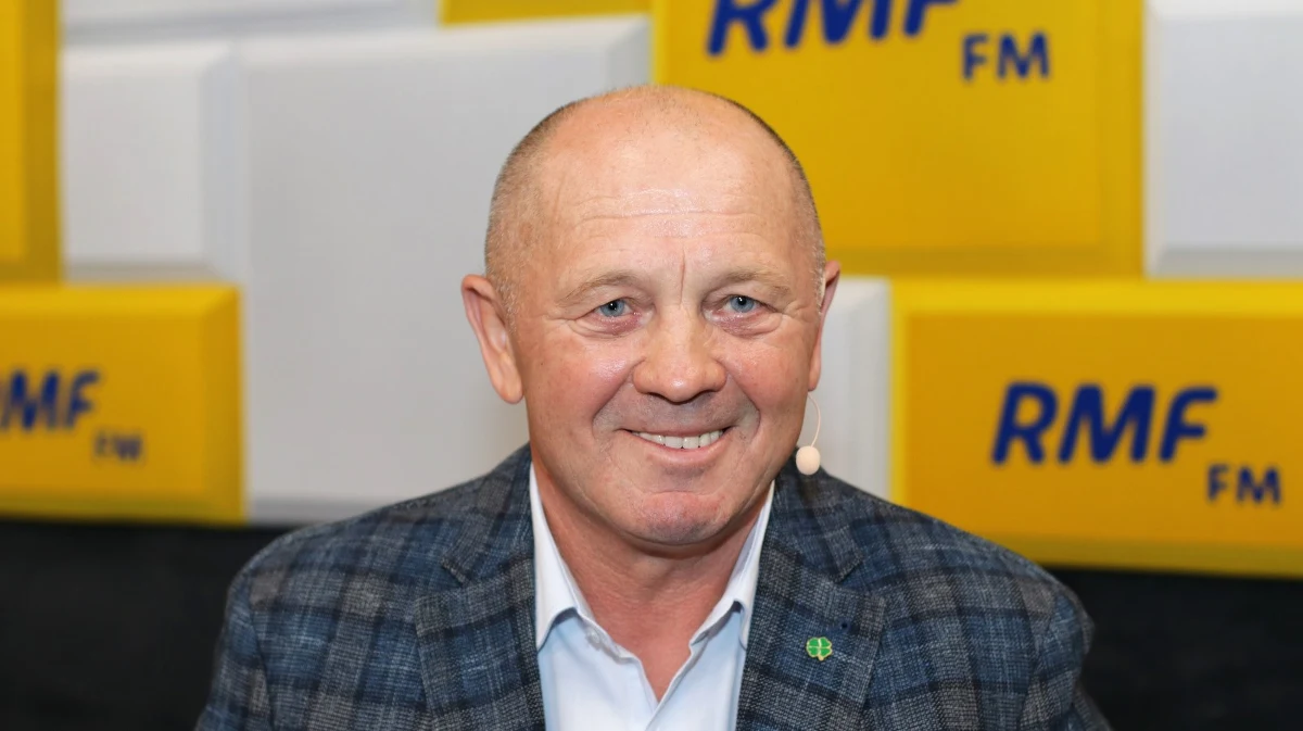 "Poczekamy na uzasadnienie kancelarii prezydenta i wystąpienie premiera" – tak Marek Sawicki odpowiada na pytanie o to, jak PSL zagłosuje po południu ws. stanu wyjątkowego wprowadzonego przy granicy z Białorusią. Sejm zbiera się w tej sprawie o godzinie 16:00. 