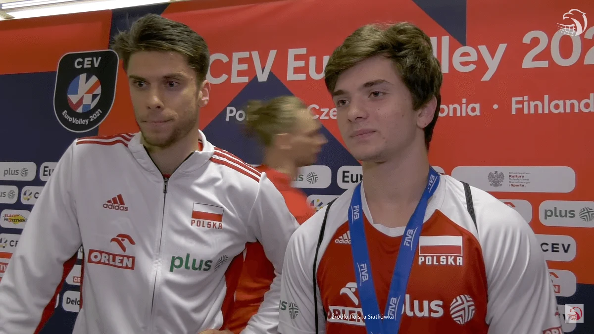 Rośnie nowe siatkarskie pokolenie. Reprezentacja Polski U19 zdobyła mistrzostwo świata. W składzie młodzieżowych mistrzów globu jest Piotr Śliwka. Młodszy brat przyjmującego seniorskiej reprezentacji i Grupy Azoty ZAKSY Kędzierzyn-Koźle – Aleksandra. „Zawsze daje mi wskazówki i czuję od niego naprawdę duże wsparcie”– mówi Piotr Śliwka, z którym o młodzieżowym mistrzostwie świata, a także grze w cieniu brata rozmawiał Wojciech Marczyk z redakcji sportowej RMF FM.