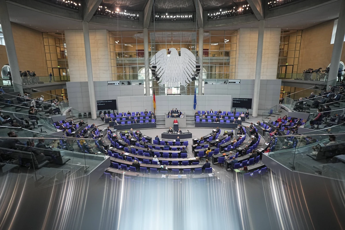 Rosja ponosi odpowiedzialność za ataki na Bundestag - oświadczyło MSZ w Berlinie. Po kolejnej fali cyberataków na niemieckich polityków i parlamentarzystów rząd niemiecki wezwał Rosję do zaprzestania tych działań – informuje agencja dpa.