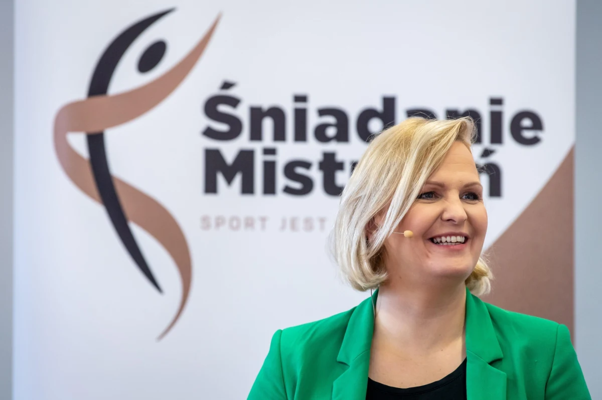 Otylia Jędrzejczak zapowiedziała, że zgłosi swoją kandydaturę na prezesa Polskiego Związku Pływackiego. "Widzę wciąż popełniane błędy. Potrzeba zmiany jest widoczna" – napisała nasza multimedalistka igrzysk olimpijskich, mistrzostw świata i Europy w facebookowym poście. Niedawno, przypomnijmy, Jędrzejczak w ostrych słowach komentowała skandal wokół startu polskiej kadry na igrzyskach w Tokio.