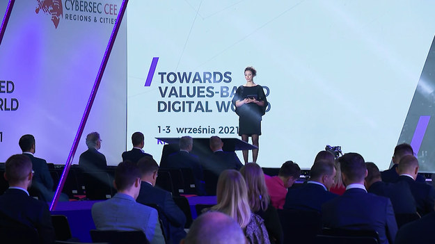 Międzynarodowe grono specjalistów gościło w Krynicy w trakcie wydarzenia Cybersec Forum 2021. Głównym tematem poruszanym podczas konferencji było cyberbezpieczeństwo – zagrożenia jakie powoduje oraz sposoby na ochronę cyfrowych informacji.Materiał powstał we współpracy z Instytutem Kościuszki