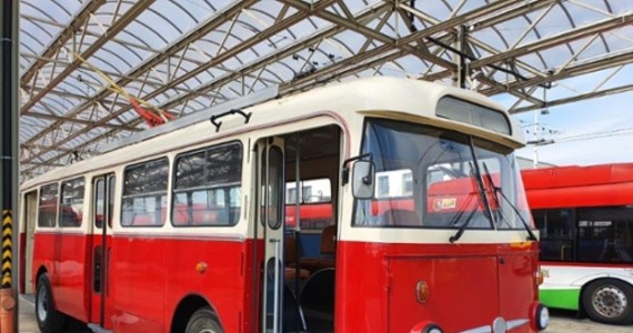Lubelskie MPK odrestaurowało kolejny, zabytkowy pojazd. Tym razem to trolejbus Skoda 9 Tr. Pojazd zachwyca swoim wyglądem, jest sprawny i został już zarejestrowany jako pojazd zabytkowy. 
To już kolejny odrestaurowany pojazd zabytkowy po Jelczu, nazwanym "Gutek" oraz po trolejbusie Ził, zwanym "Ziutkiem".
