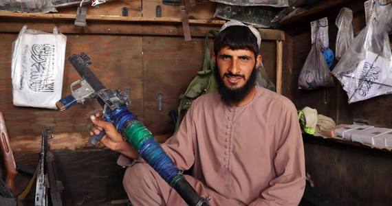 Nowy rząd Afganistanu musi stosować się do szariatu – ogłosił najwyższy przywódca talibów, mułła Hajbatullah Ahundzadeh. Dodał, że talibowie respektować będą te międzynarodowe zobowiązania, które "nie są sprzeczne z prawem muzułmańskim".
