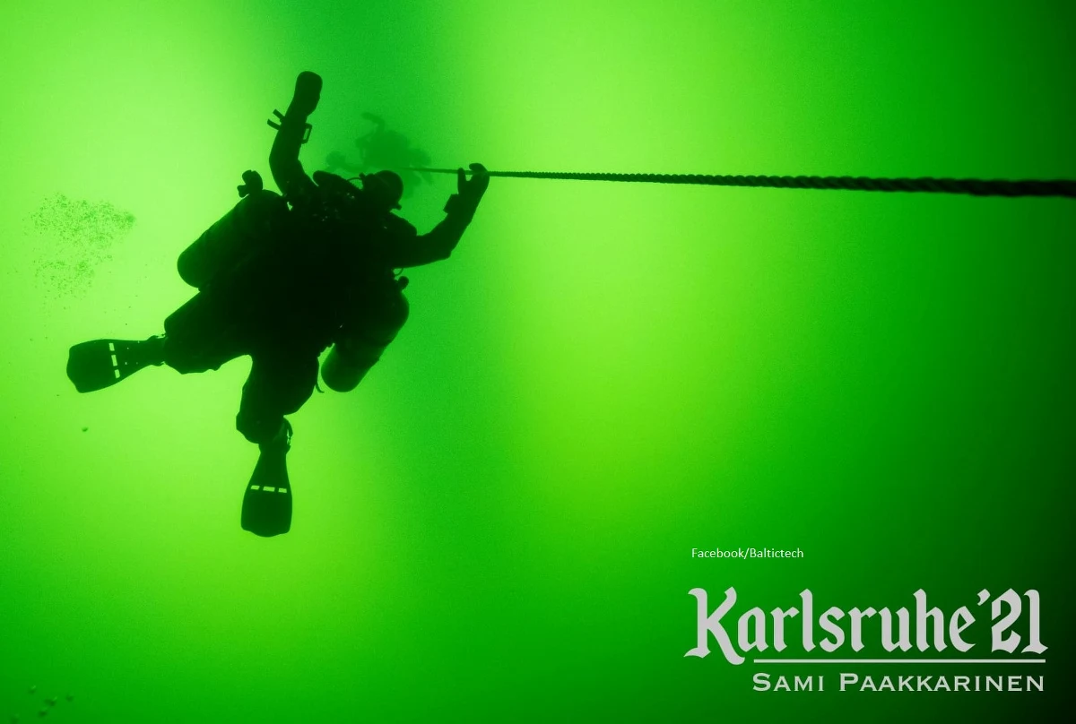 Trwa ekspedycja do wraku Karlsruhe, niemieckiego parowca, który w kwietniu 1945 roku, podczas ewakuacji ludności z Prus Wschodnich został zatopiony na wysokości Ustki. Rok temu odkryli go polscy nurkowie z grupy Baltictech, którzy teraz badają wrak. Czekamy na wyniki ich prac, bo są hipotezy, że na pokładzie statku mogła być przewożona słynna Bursztynowa Komnata. 