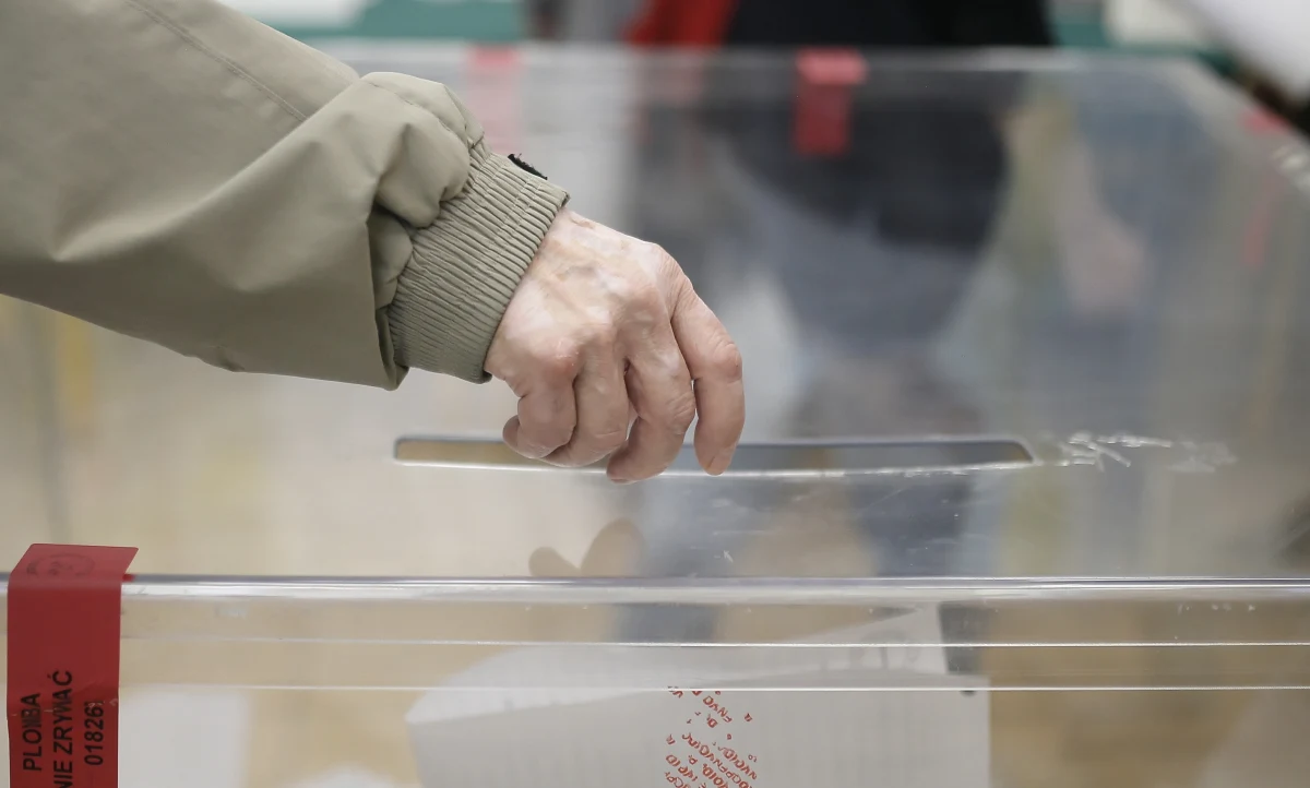 ​Mieszkańcy Goleniowa zbierają podpisy pod wnioskiem o przeprowadzenie referendum w sprawie odwołania burmistrza Roberta Krupowicza. Komitet zarzuca mu podejmowanie niekorzystnych działań dla gminy.