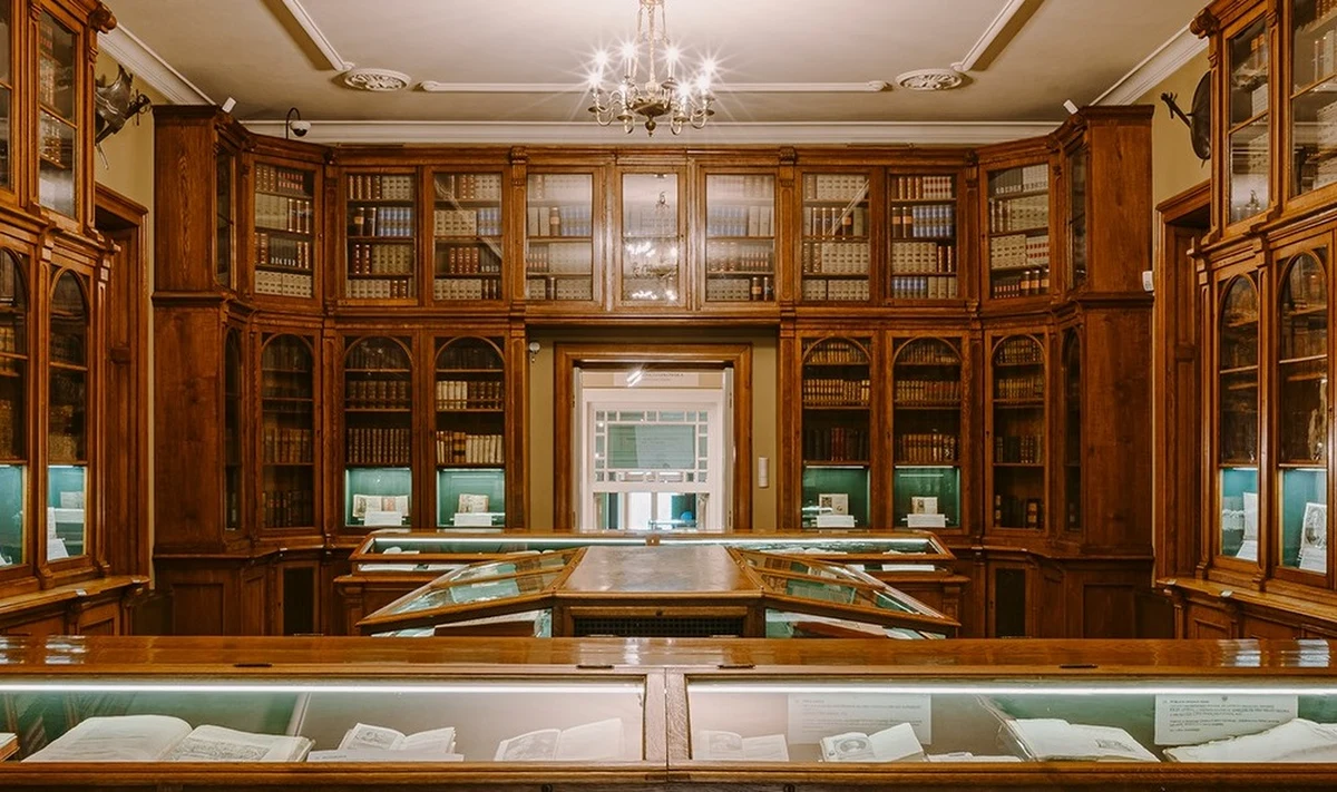 Muzeum Narodowe w Krakowie prowadzi akcję "Ciche godziny". Oznacza to, że w każdą pierwszą środę miesiąca przez ostatnie dwie godziny otwarcia każdego oddziału w placówce będzie ciszej. Będzie to specjalny czas m.in. dla osób ze spektrum autyzmu.