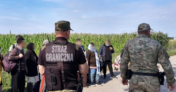 Wszyscy Irakijczycy, 84 osoby, którzy przebywają w zamkniętym ośrodku dla cudzoziemców na poligonie w Wędrzynie w Lubuskiem chcą wracać do swego kraju - dowiedział się reporter RMF FM Krzysztof Zasada. To imigranci zatrzymani w ostatnich tygodniach koło granicy z Białorusią. 
