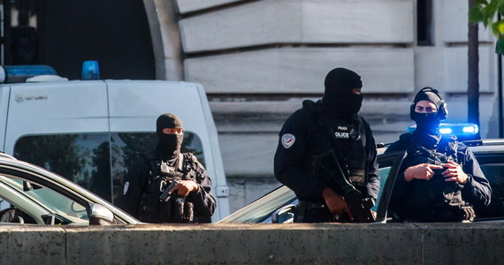 W Paryżu ruszył jeden z najgłośniejszych procesów w powojennej historii Francji. Sądzonych jest 20 islamistów, oskarżonych o zorganizowanie serii zamachów terrorystycznych w Paryżu, w których sześć lat temu zginęło 130 osób, a ponad 1300 zostało rannych.