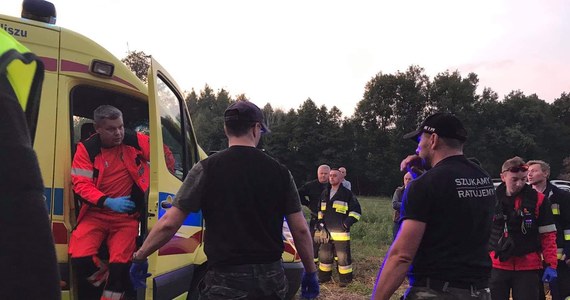 ​80-letni mężczyzna w gminie Blizanów w Wielkopolsce wyszedł na grzyby i tam zasłabł. Zdążył zadzwonić do rodziny i powiedzieć, że "zaraz umrze pod amboną". Na pomoc ruszyły służby.