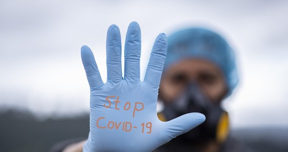 Rząd Szwajcarii zapowiedział, że zaostrzy restrykcję związane z pandemią Covid-19. By wejść do restauracji, czy muzeum trzeba będzie okazać certyfikat sanitarny Covid-19. Nowe przepisy wejdą w życie od poniedziałku i będą obowiązywać do 24 stycznia 2022 roku.