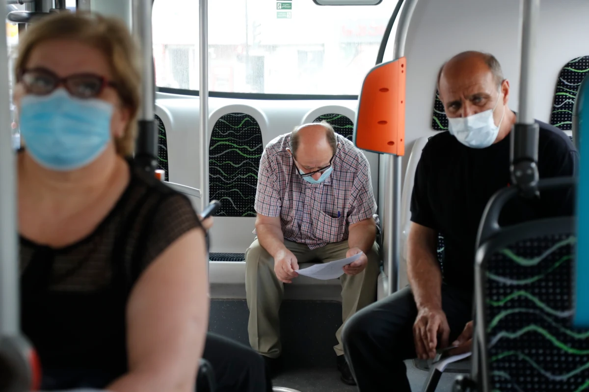 W ciągu ostatniej doby zdiagnozowano 510 nowych zakażeń koronawirusem - poinformowało Ministerstwo Zdrowia. 594 osoby są hospitalizowane, 77 pacjentów korzysta z respiratorów. Według statystyk zmarło 6 chorych. 