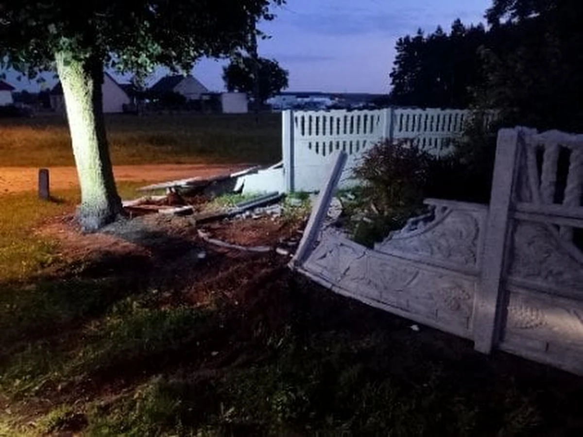 16-letni mieszkaniec wielkopolskiego Żerkowa zabrał bratu samochód bez jego wiedzy i spowodował kolizję. Za swój czyn odpowie przed sądem dla nieletnich - poinformowała PAP rzeczniczka prasowa jarocińskiej policji Agnieszka Zaworska. 