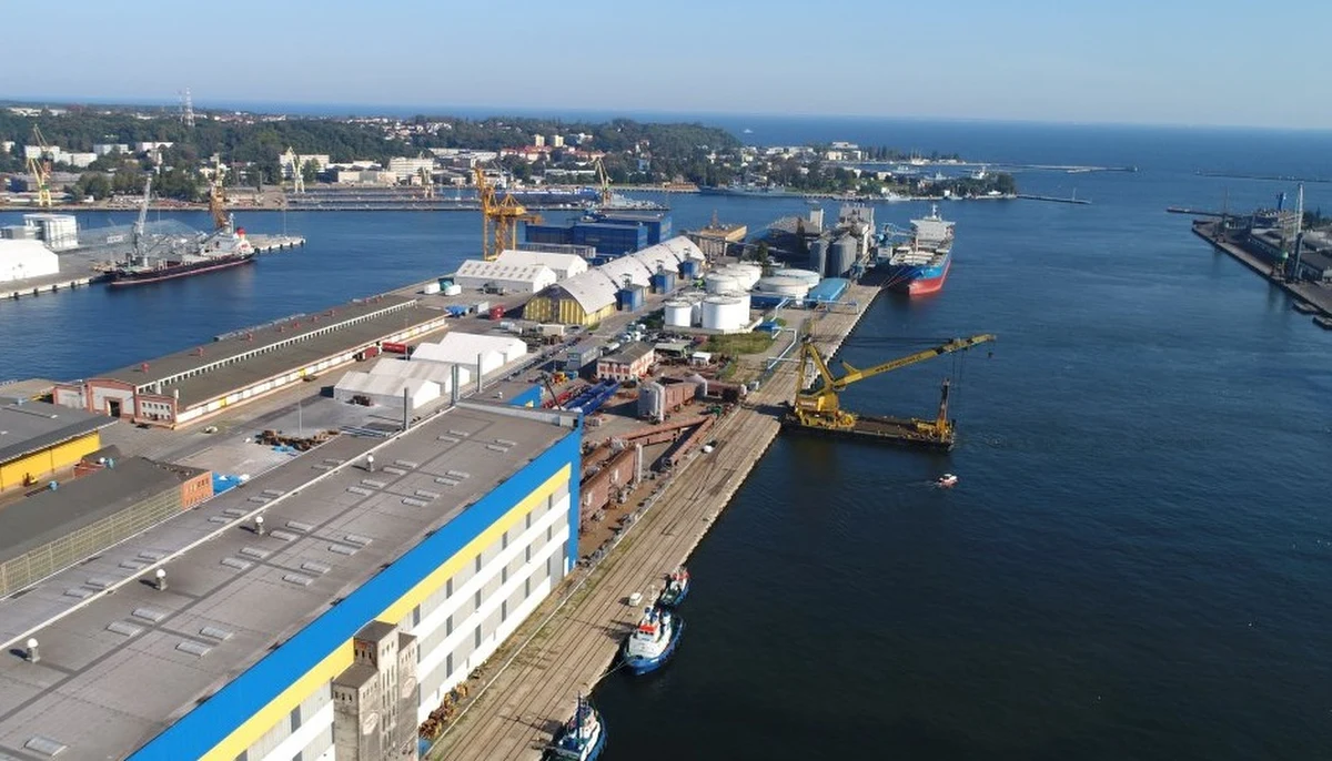 ​Około 300 osób trzeba było ewakuować w porcie w Gdyni. Wszystko przez niewybuch znaleziony przez robotników wykonujących prace remontowe na jednym z nabrzeży. Akcja saperów po kilku godzinach zakończyła się. 